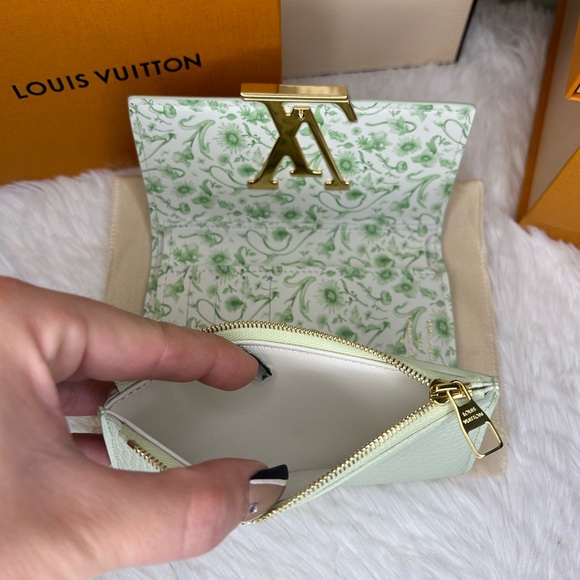 🔥SOLD ❌ NEW!! Louis Vuitton•Capucines Maxi Wallet - Picture 6 of 6